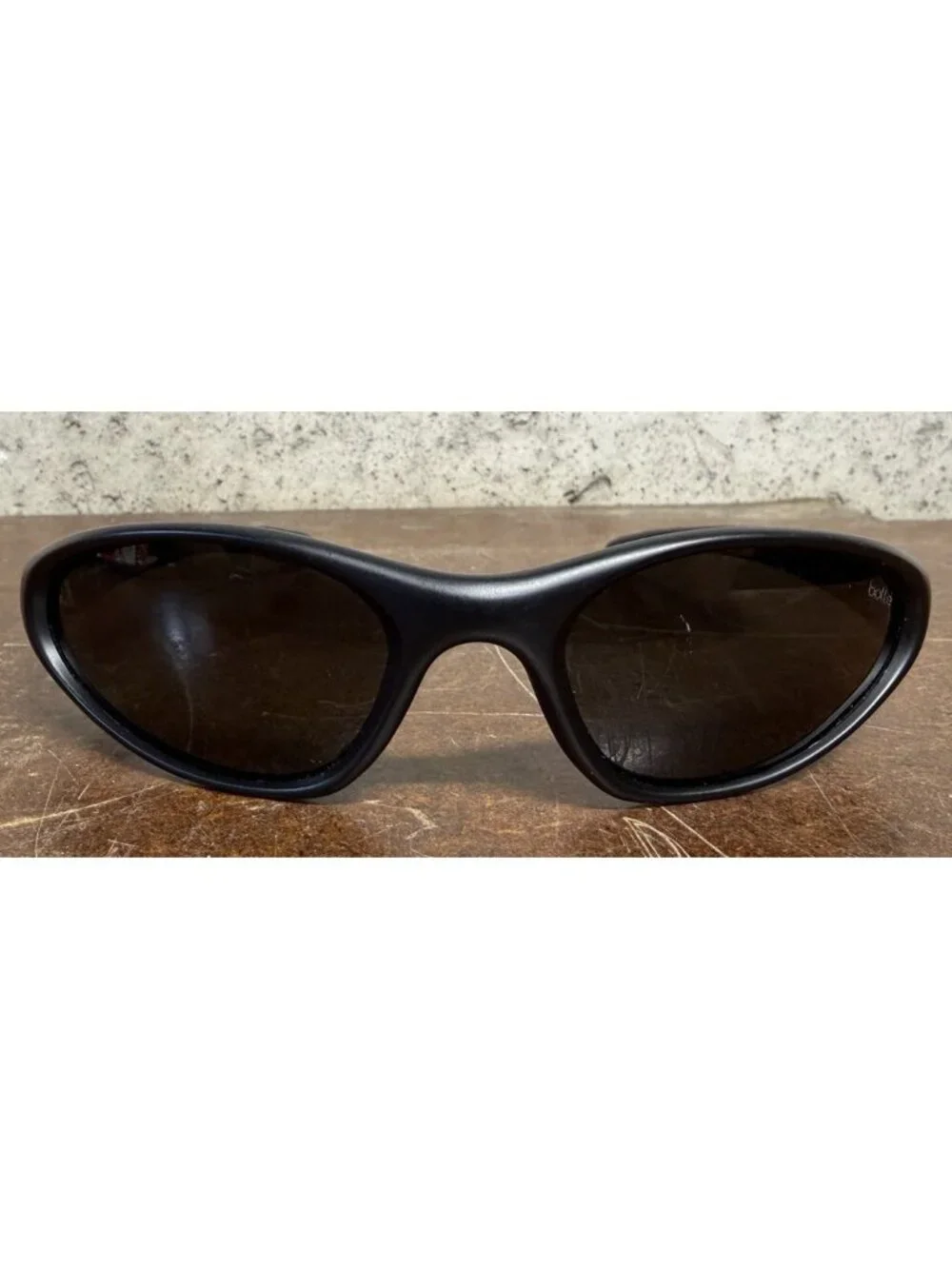 Vintage Bollé Swisher 11622 Mauritius Matte Black Wrap Polarized Sunglasses